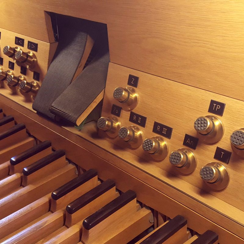 Nenninger organ: pedalboard with toepistons