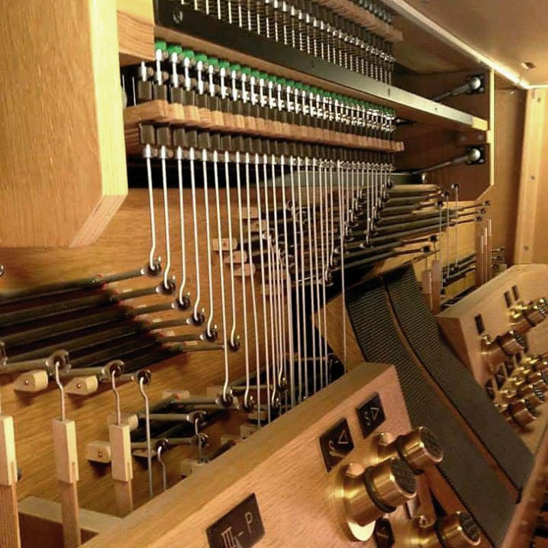 Nenninger organ: pedal mechanics of the console