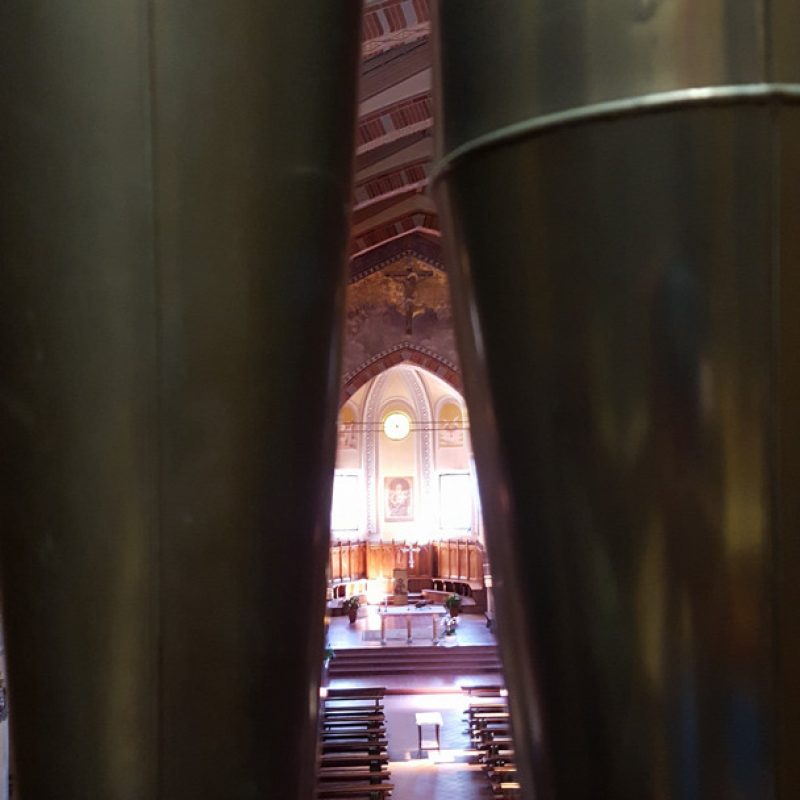 Nenninger organ: view from behind the facade to the altar